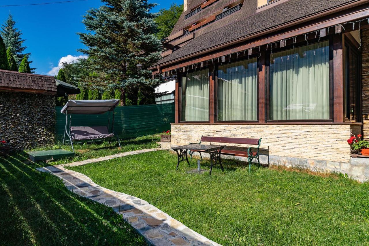 Готель Casa Freya Буштені Екстер'єр фото